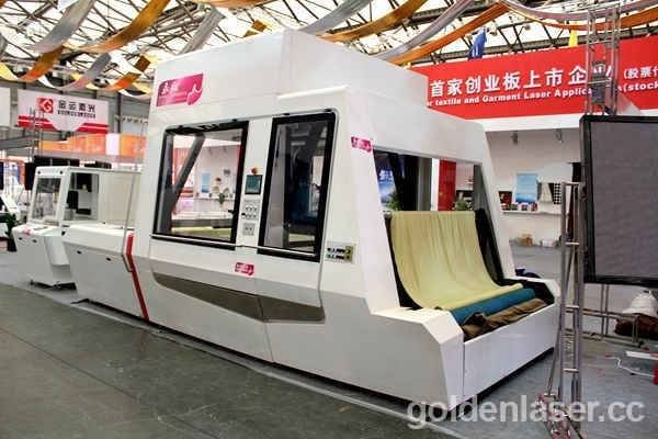 roll to roll flying fabric laser engraving machine scisma2015